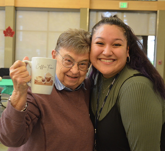 Señal del campus con el logotipo de Gonzaga y el texto Descubre tu propósito